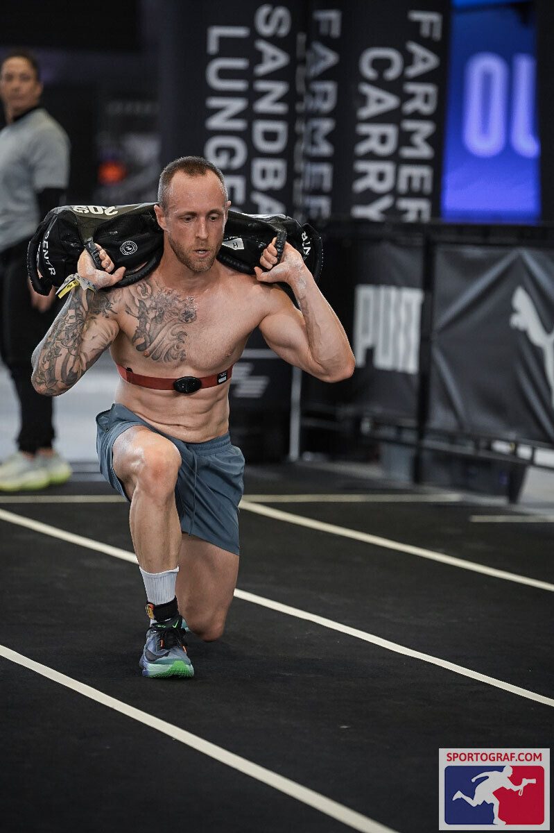 Andrew Potter sandbag lunges HYROX Sydney 2026